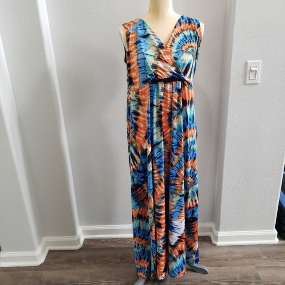 Notifications abstract print sleeveless print maxi dress size medium